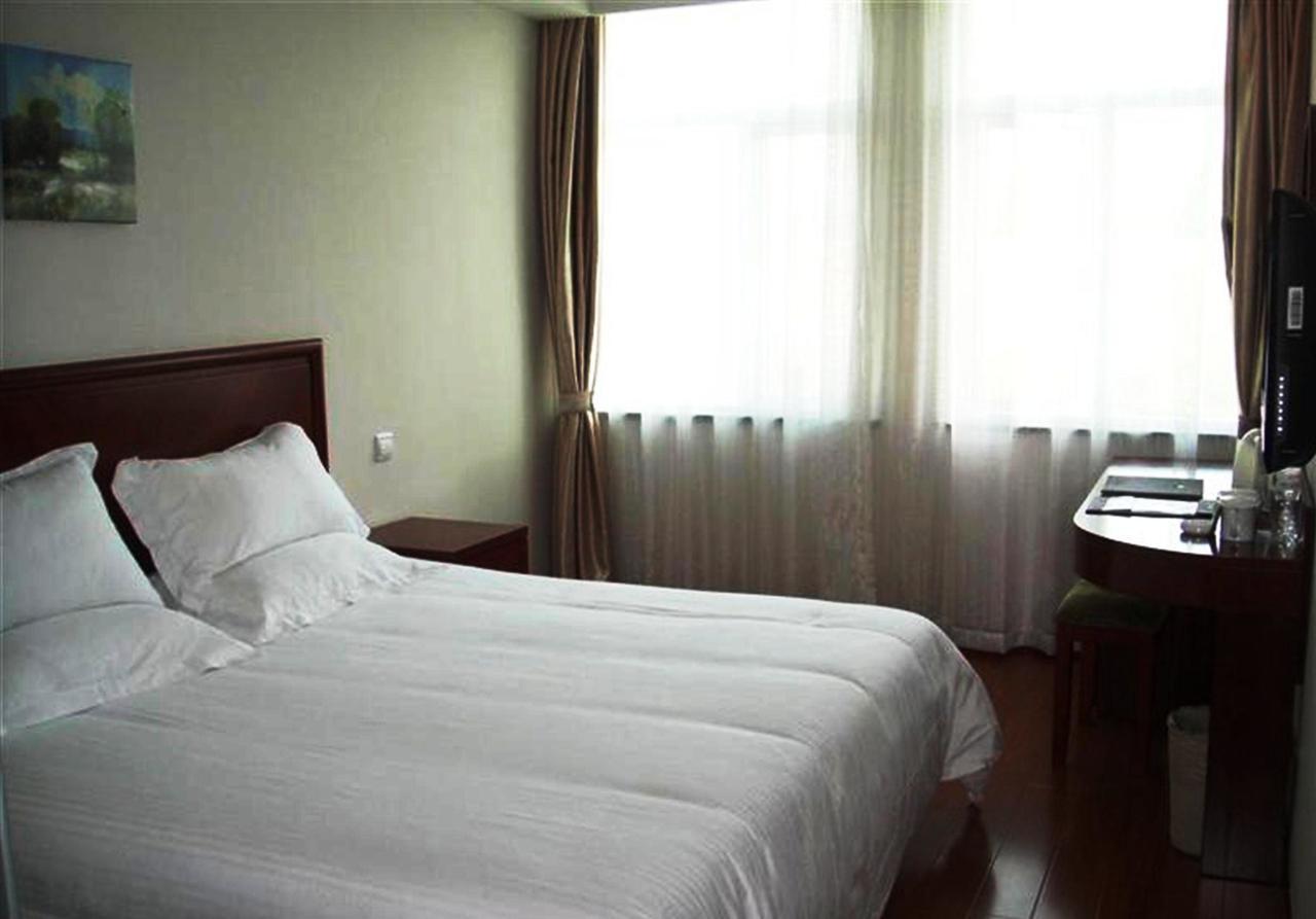 Greentree Inn Shanghai Expo Site South Yanggao Road Subway Station Express Hotel Exterior photo
